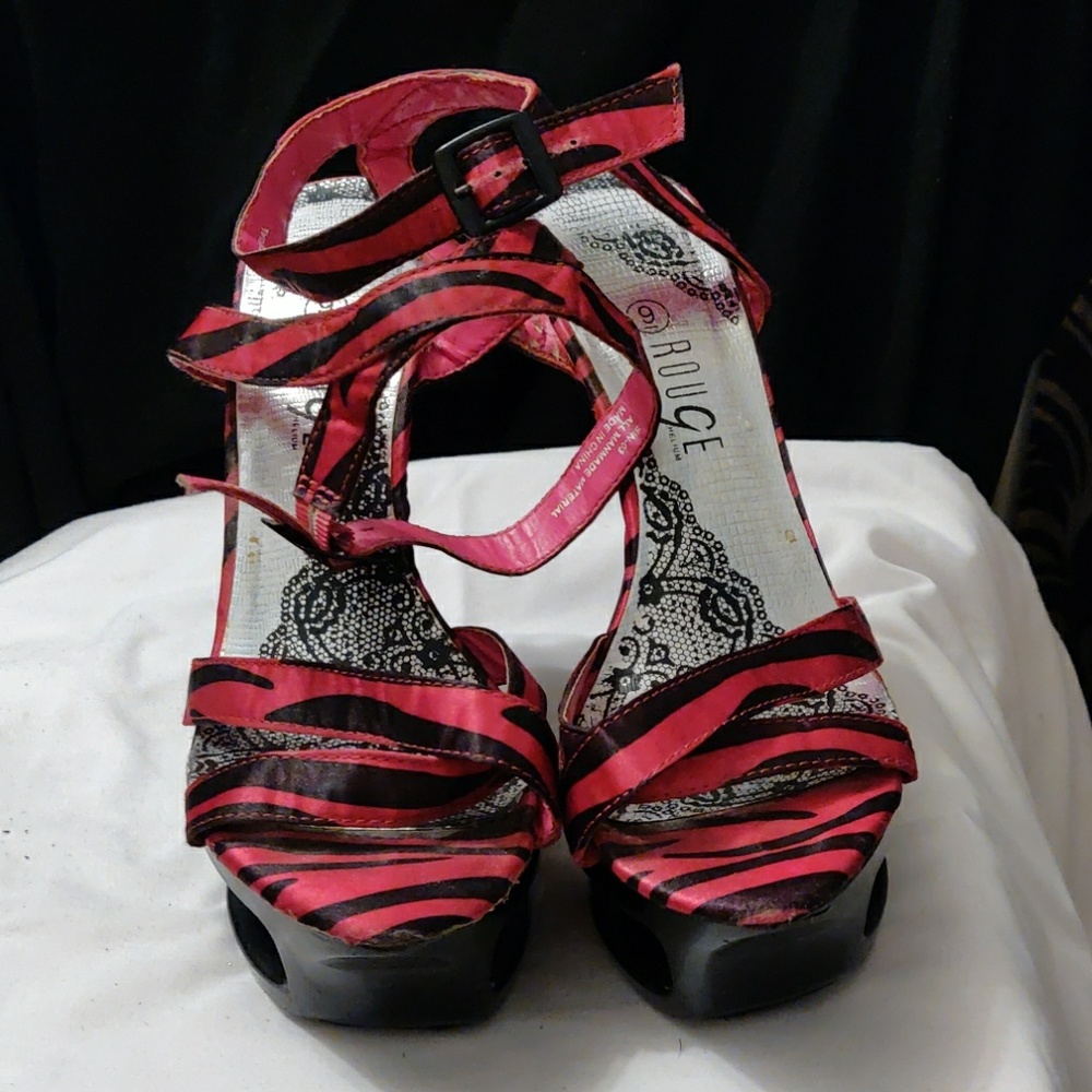 Shoes - Picture 5 of 5